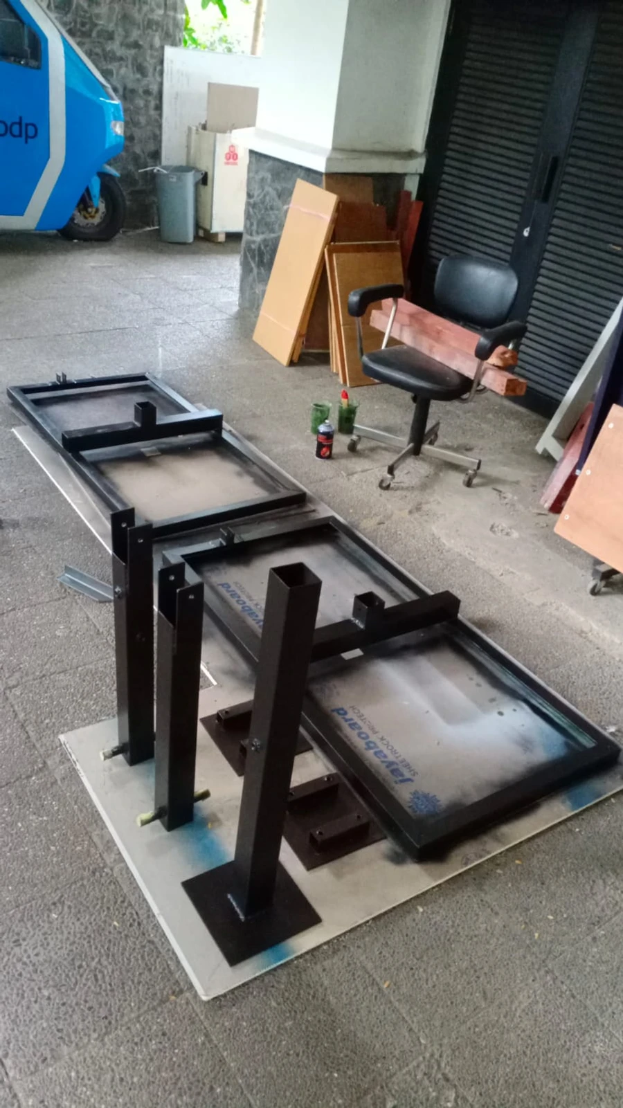 Frames and stands after painting
