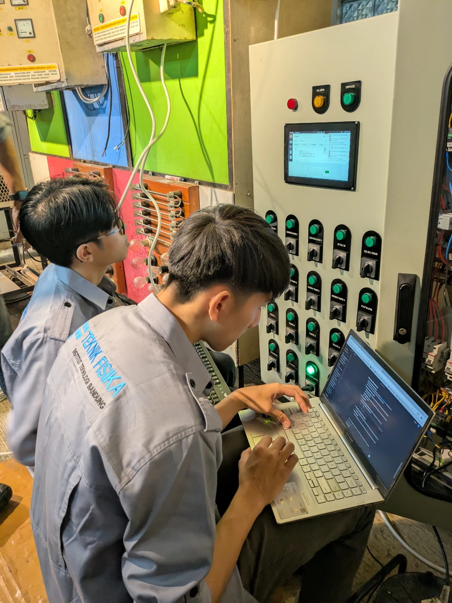 Troubleshooting the ESP32 controller and the Node-RED HMI on site at Heksa Hydro